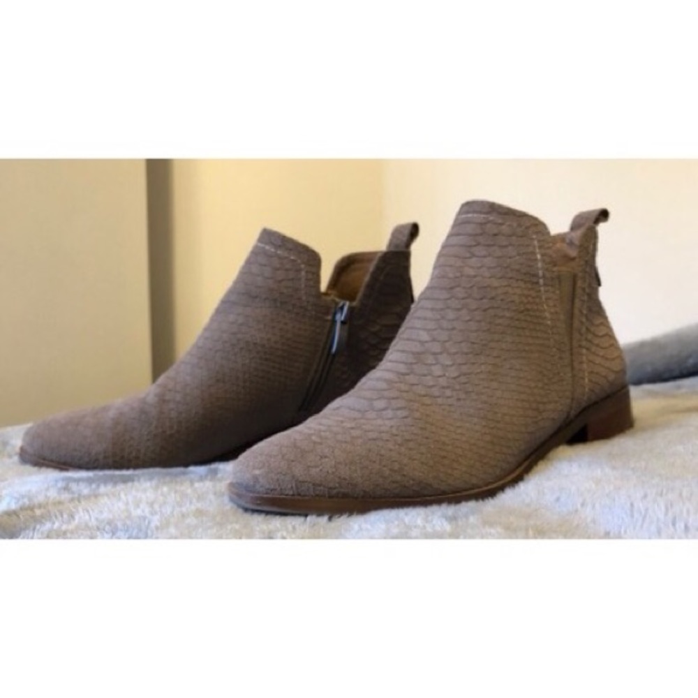 Suede croco embossed Franco sarto booties